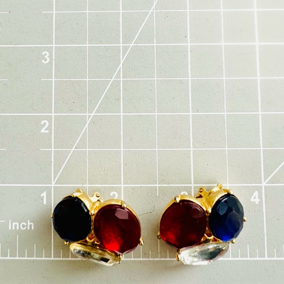 Vintage TRIFARI Clip Crystal Earrings - Picture 4 of 8